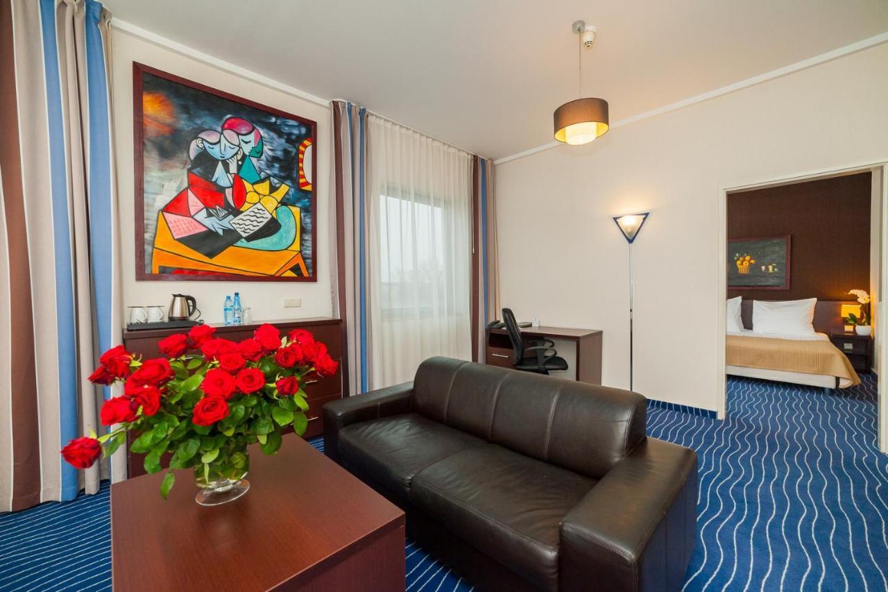 Express Krakow Hotel Exterior photo