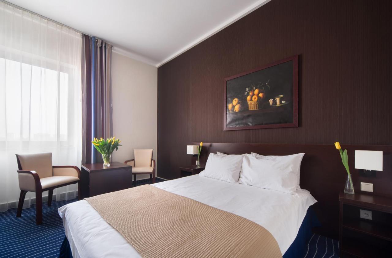 Express Krakow Hotel Exterior photo